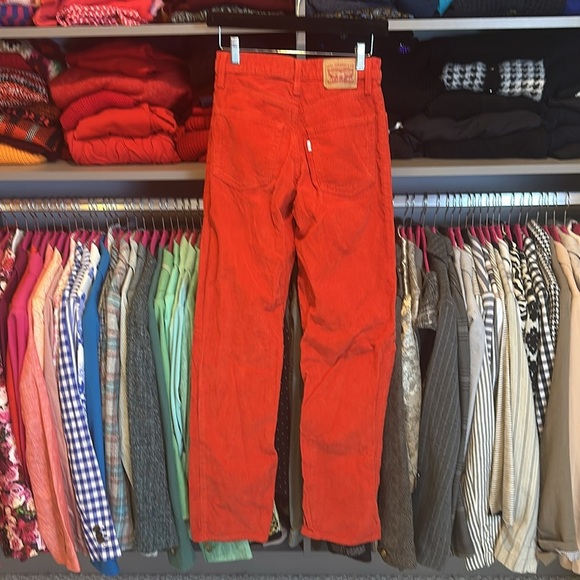 Levi’s ‘94 baggy red corduroy 4 pocket pants size 25 - Picture 3 of 3